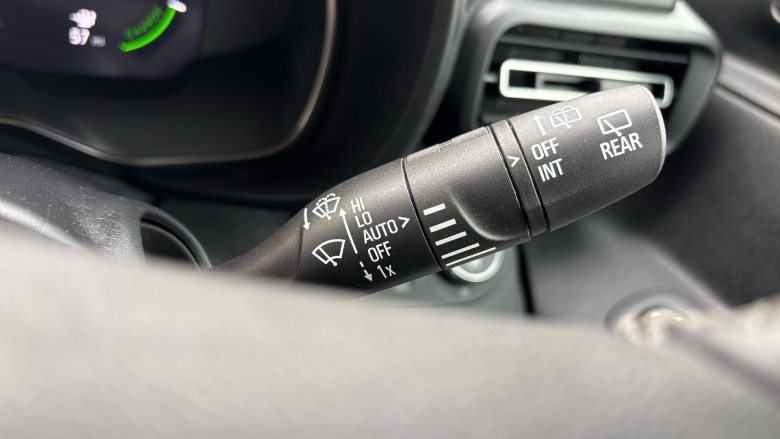 Vauxhall Combo Life 100kW SE 50kWh 5dr Auto Electric Estate